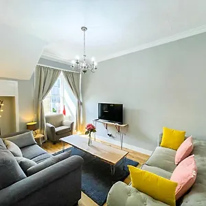 Charming 3 Bed In Old Town Edimburgo