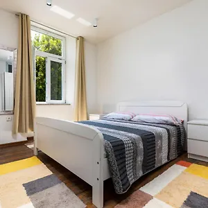 https://top-central-apartments.in-istria.net